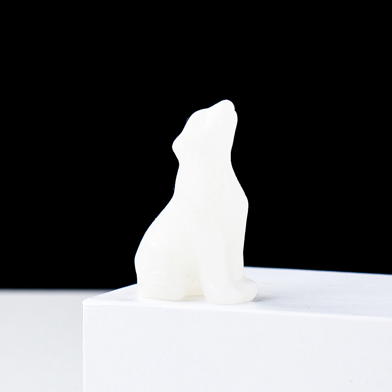 Natural crystal wolf cub carving piece, crystal, animal raw stone.