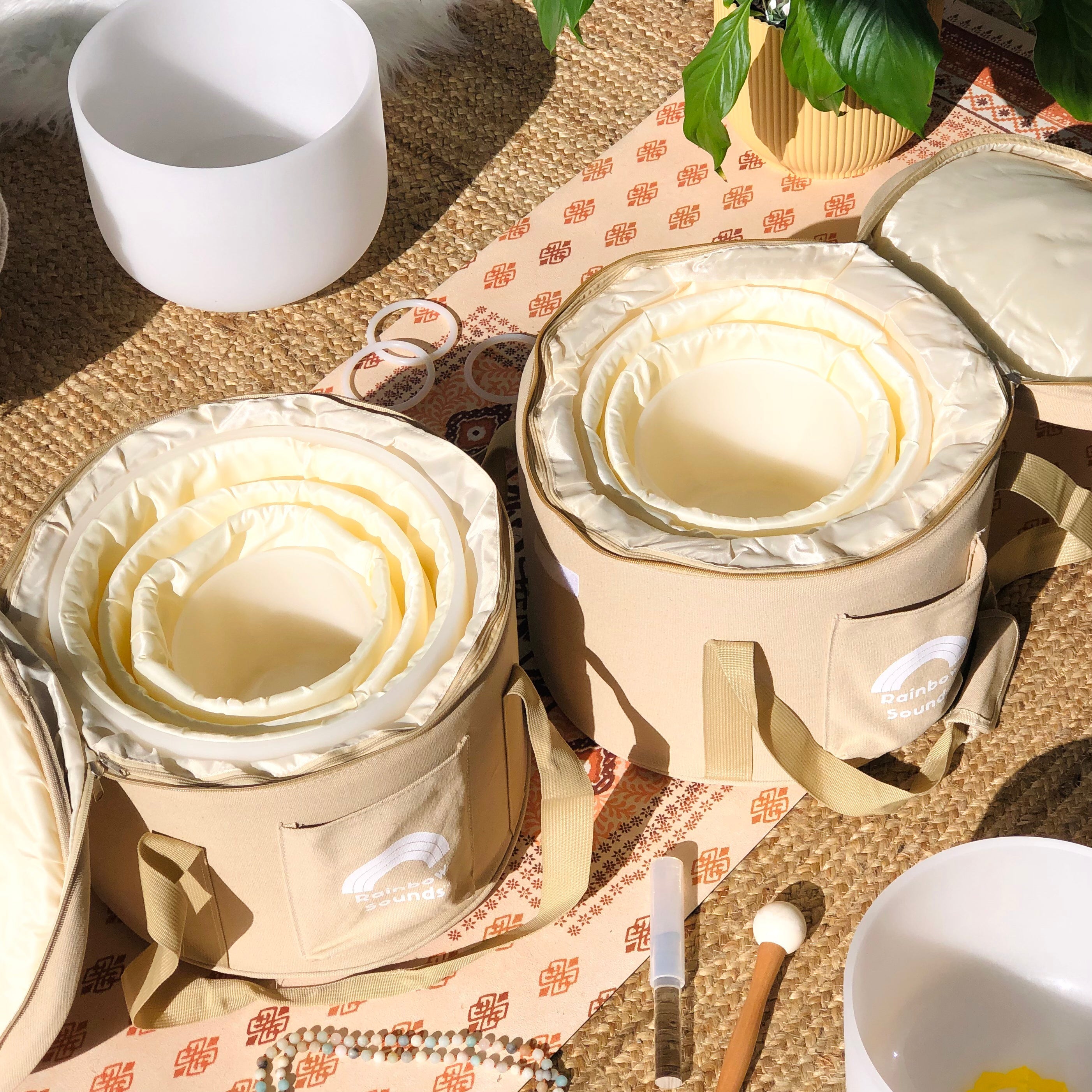 Set of 4 White Sound Therapy Bowls